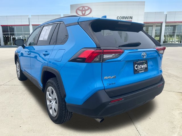 Used 2019 Toyota RAV4 LE AWD/4WD image 3