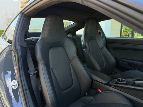 Used 2025 Porsche 911 Carrera GTS image 30