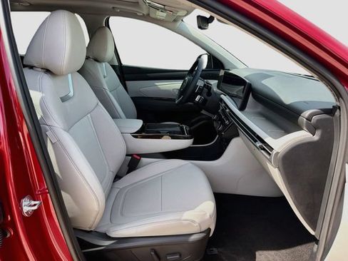 Used 2026 Hyundai Tucson Limited FWD image 16
