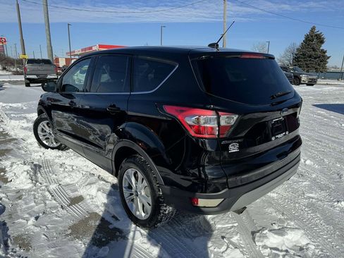 Used 2017 Ford Escape SE image 6