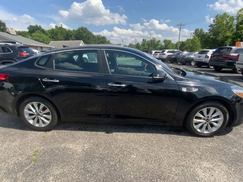 Used 2017 Kia Optima LX w/ Option Group 014 FWD image 9