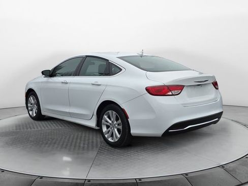 Used 2017 Chrysler 200 Limited Platinum image 3