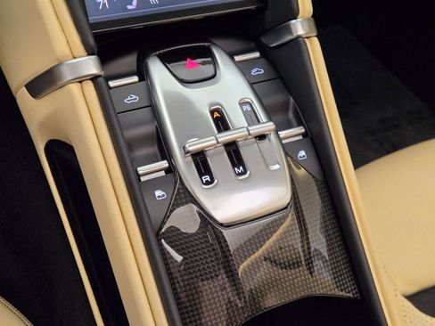 Used 2024 Ferrari Roma Spider RWD image 39