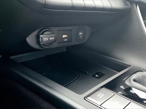 Certified 2025 Hyundai Elantra Sport image 32