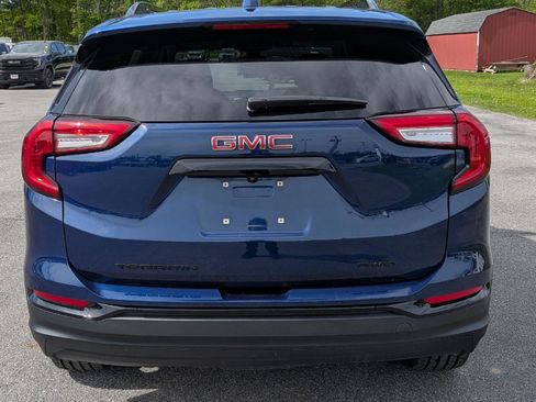 Used 2022 GMC Terrain SLE w/ Driver Convenience Package AWD/4WD image 9