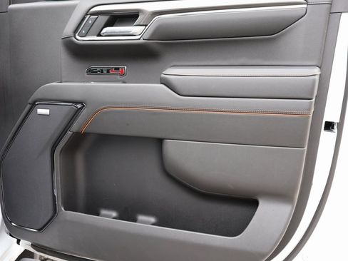 Used 2024 GMC Sierra 1500 AT4 w/ Technology Package image 8