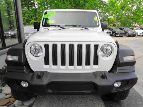 Used 2022 Jeep Wrangler Unlimited Sport AWD/4WD image 2