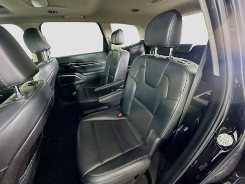 Used 2025 Kia Telluride S FWD image 28
