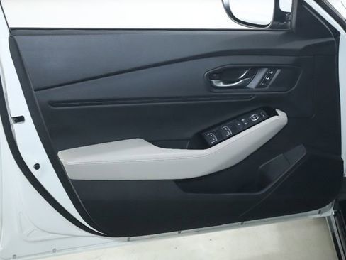 Used 2025 Honda Accord Touring image 16