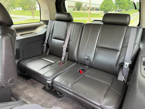 Used 2013 Cadillac Escalade Luxury AWD/4WD image 13