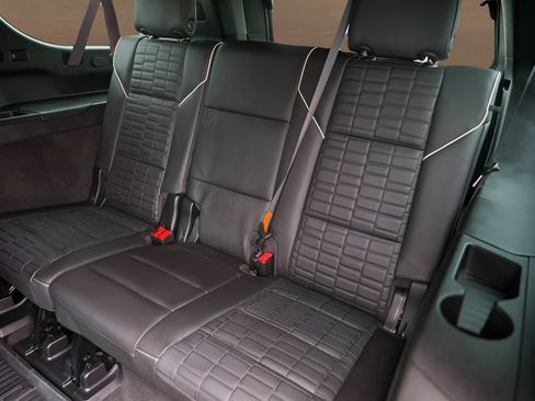 Certified 2023 Cadillac Escalade ESV Sport Platinum AWD/4WD image 25