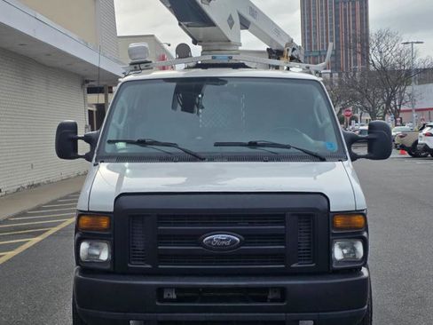 Used 2012 Ford E-350 and Econoline 350 Super Duty RWD image 2