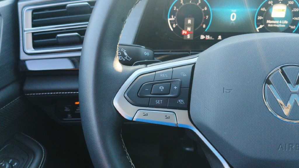 Used 2024 Volkswagen Atlas Cross Sport SE w/ Panoramic Sunroof Package FWD image 23
