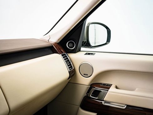 Used 2017 Land Rover Range Rover Supercharged image 35