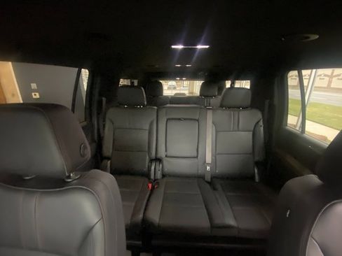 Used 2025 Chevrolet Suburban RST w/ Comfort Package image 19