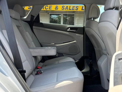 Used 2017 Hyundai Tucson SE w/ SE Popular Package 02 FWD image 17