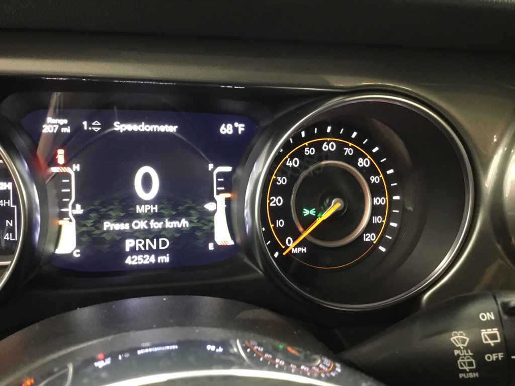 Used 2022 Jeep Wrangler Unlimited Sahara w/ Cold Weather Group AWD/4WD image 12