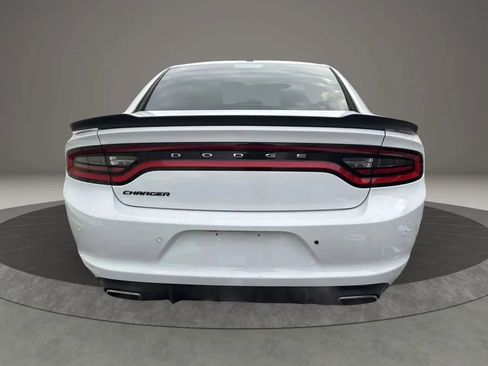Used 2017 Dodge Charger SE w/ Power Sunroof Group image 6