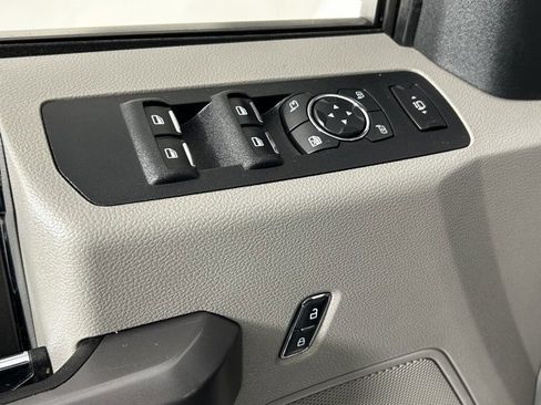 Used 2020 Ford F350 XLT w/ XLT Premium Package image 14