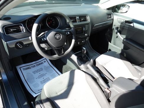 Used 2017 Volkswagen Jetta S image 11
