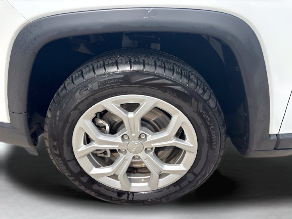 Used 2024 Jeep Compass Latitude AWD/4WD image 3