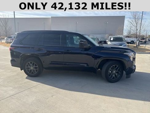 Used 2023 Toyota Sequoia Platinum image 2