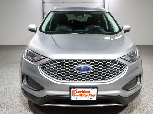 Used 2024 Ford Edge SEL w/ Convenience Package AWD/4WD image 4