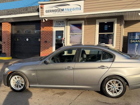 Used 2010 BMW 328i xDrive Sedan w/ Premium Pkg image 3