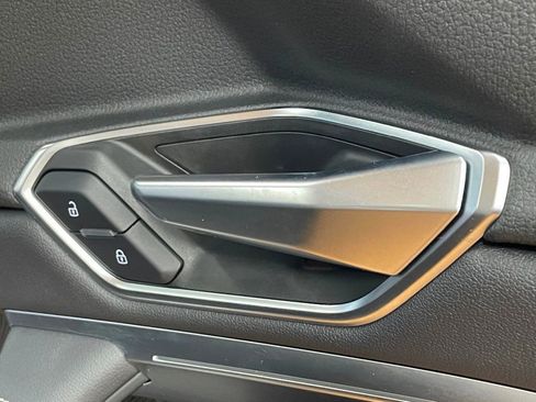 Used 2021 Audi e-tron Premium w/ Convenience Plus Package image 30