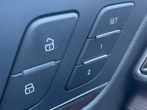 Used 2021 Audi Q5 2.0T Premium Plus w/ Premium Plus Package AWD/4WD image 11