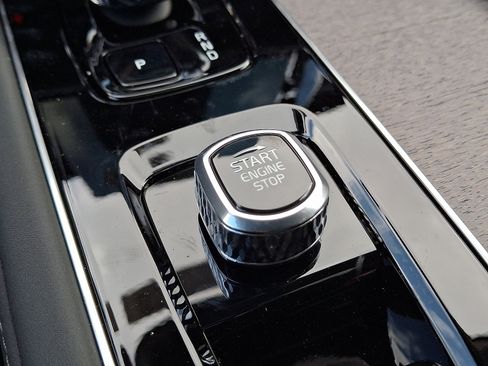 New 2026 Volvo XC90 T8 Ultra w/ Protection Package Premier image 18