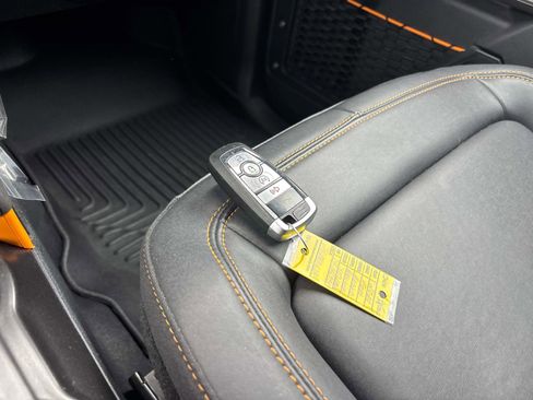 Used 2022 Ford Bronco Badlands w/ Sasquatch Package image 27