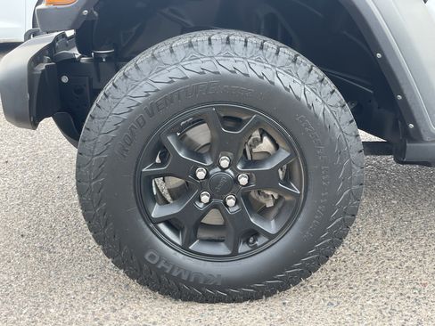 Certified 2022 Jeep Wrangler Sport AWD/4WD image 9