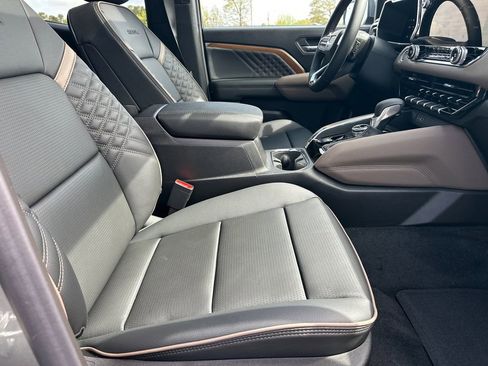 New 2026 GMC Canyon Denali image 14