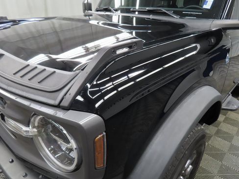 Used 2021 Ford Bronco Black Diamond image 32