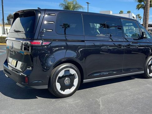New 2025 Volkswagen ID. Buzz Pro S image 7