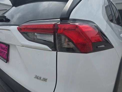 Used 2021 Toyota RAV4 XLE w/ Convenience Package FWD image 30