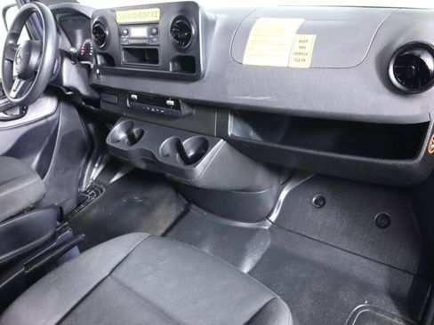 Used 2019 Mercedes-Benz Sprinter 144 image 29