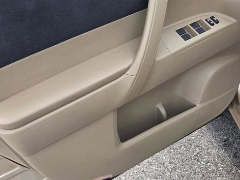 Used 2013 Toyota Highlander FWD image 12