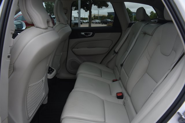 Used 2023 Volvo XC60 B5 Ultimate w/ Protection Package Premier FWD image 16