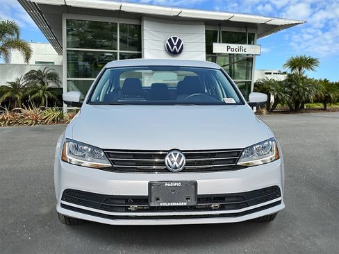 Used 2017 Volkswagen Jetta S image 2