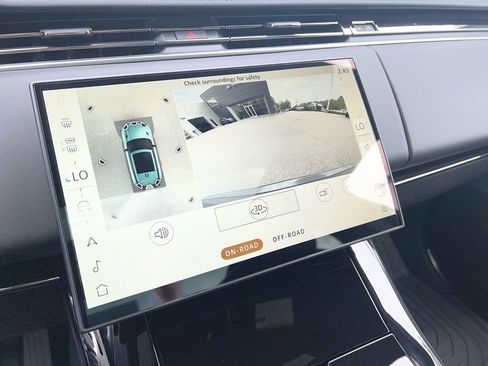 New 2026 Land Rover Range Rover Sport SE AWD/4WD image 18