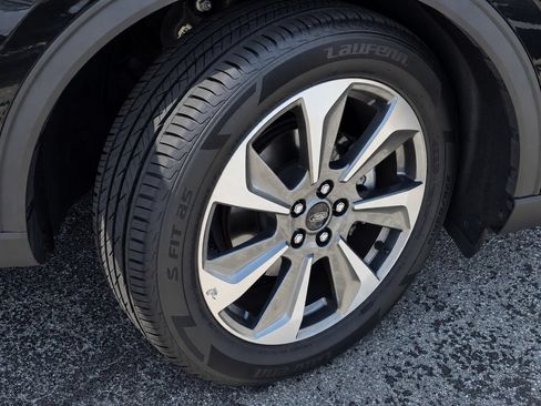 Used 2025 Ford Escape Platinum AWD/4WD image 9