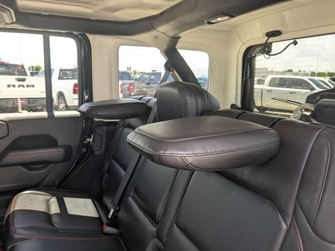 Used 2021 Jeep Wrangler Unlimited Rubicon AWD/4WD image 15