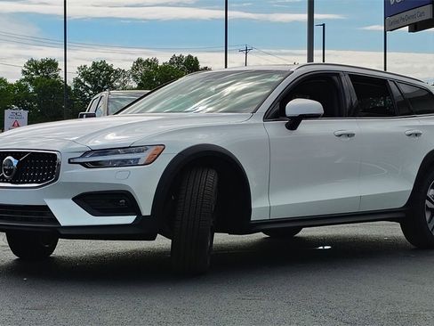 New 2026 Volvo V60 B5 Cross Country Plus w/ Protection Package Premier image 6