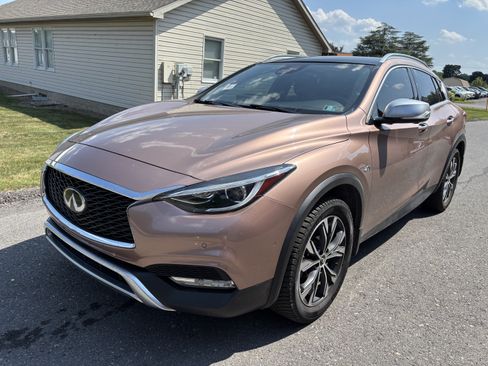 Used 2019 INFINITI QX30 AWD w/ Proassist Package image 8