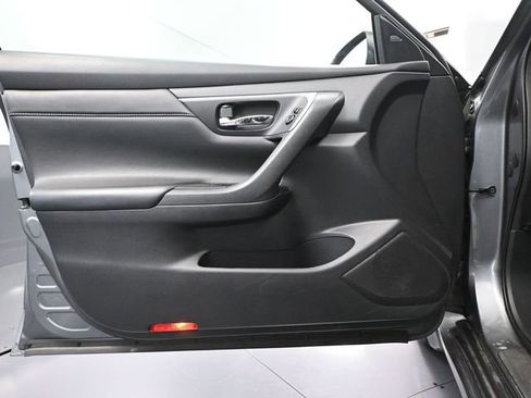 Used 2016 Nissan Altima 2.5 SL w/ Moonroof Package image 18