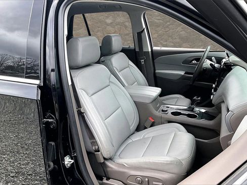 Used 2018 Chevrolet Traverse Premier image 7