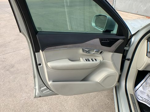 Used 2022 Volvo XC90 T6 Inscription w/ Advanced Package image 11