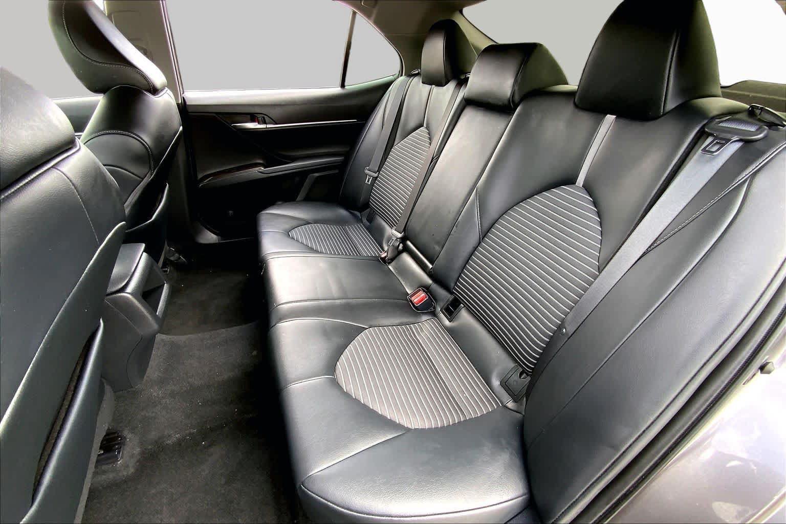 Used 2022 Toyota Camry SE FWD image 20